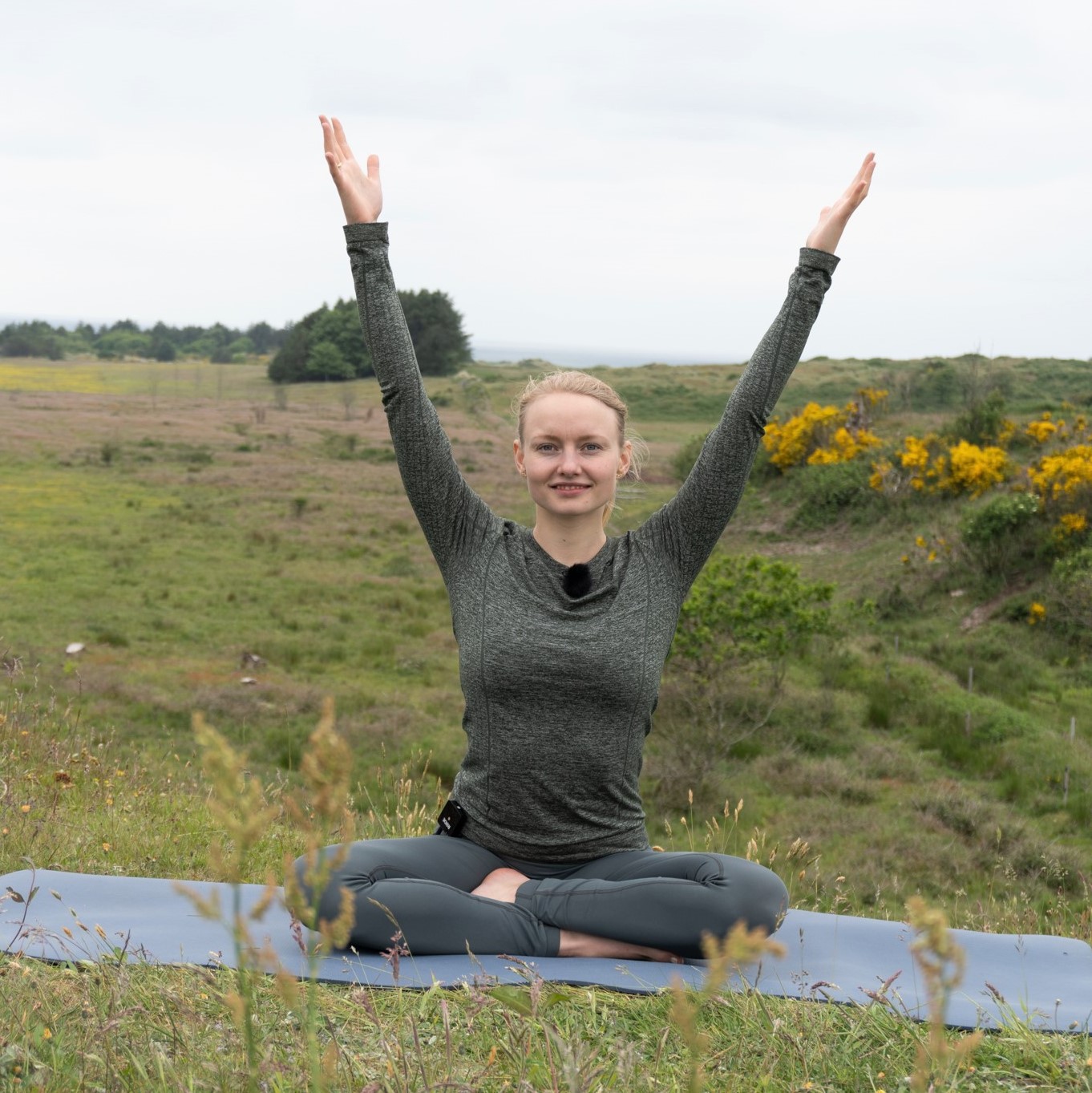 Yoga utomhus Yoga udendørs